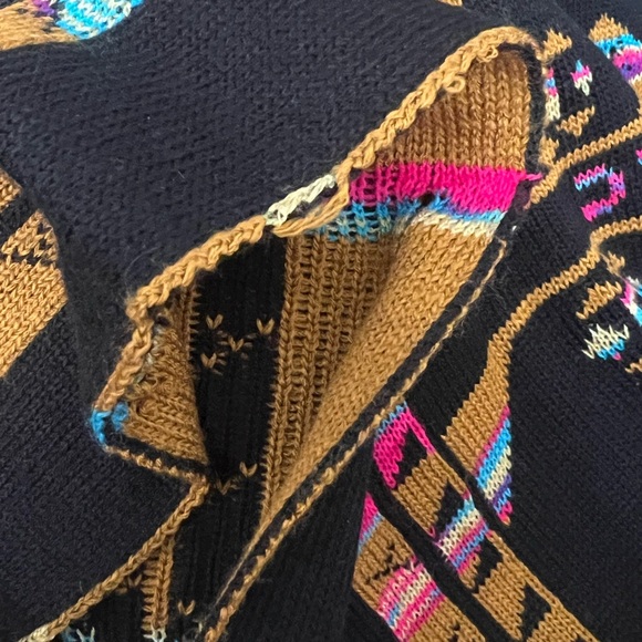 Mexican woven poncho - Picture 5 of 5
